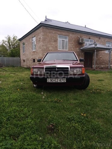 Mercedes 190 1992, 305,000 km - 2.0 l - Babək