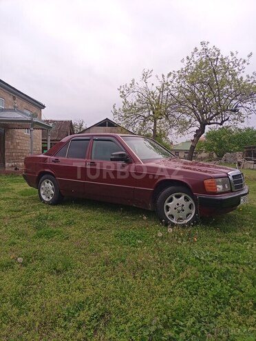 Mercedes 190 1992, 305,000 km - 2.0 l - Babək