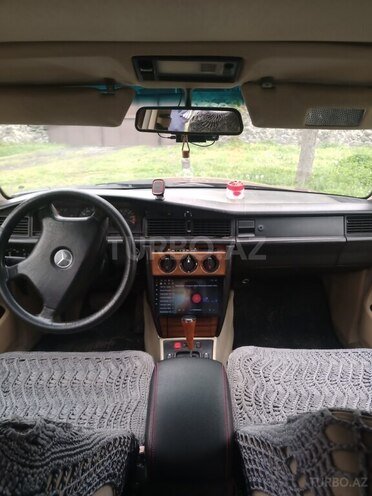 Mercedes 190 1992, 305,000 km - 2.0 l - Babək