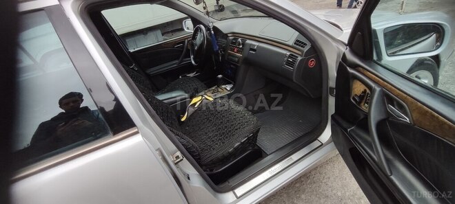 Mercedes E 280 2000, 410,000 km - 2.8 l - Gəncə