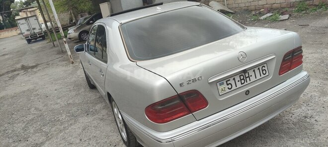 Mercedes E 280 2000, 410,000 km - 2.8 l - Gəncə