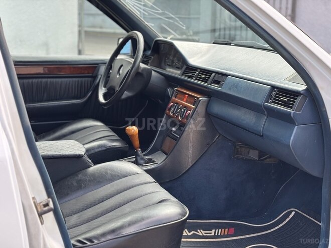 Mercedes E 200 d 1990, 198,512 km - 2.0 l - Xırdalan