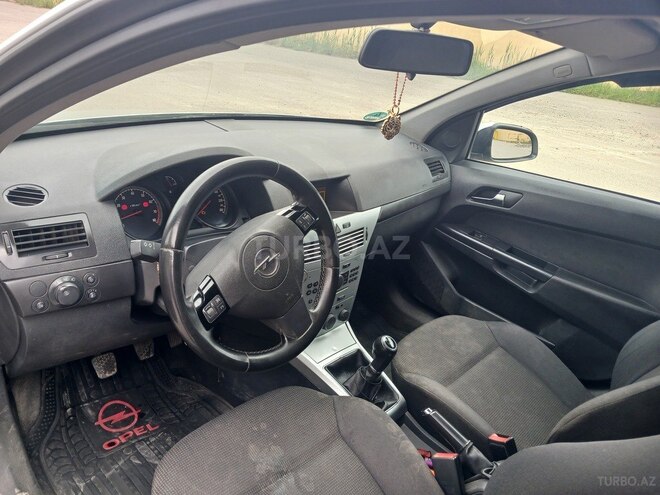 Opel Astra 2009, 165,211 km - 1.4 l - Salyan
