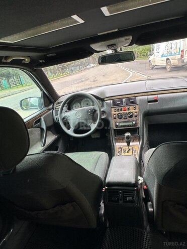 Mercedes E 220 d 2000, 422,221 km - 2.2 l - Masallı