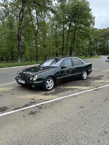 Mercedes E 220 d 2000, 422,221 km - 2.2 l - Masallı