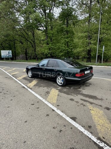 Mercedes E 220 d 2000, 422,221 km - 2.2 l - Masallı