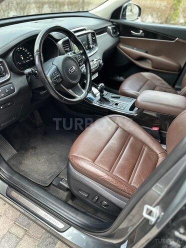 Kia Sorento-11