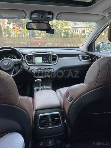 Kia Sorento-16