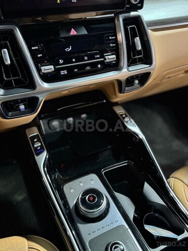 Kia Sorento-13