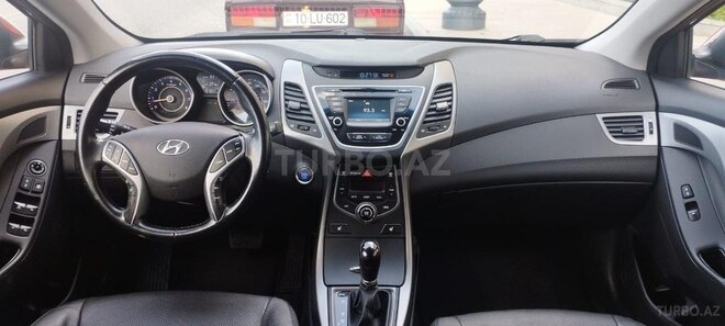 Hyundai Elantra 2015, 225,968 km - 1.8 l - İsmayıllı