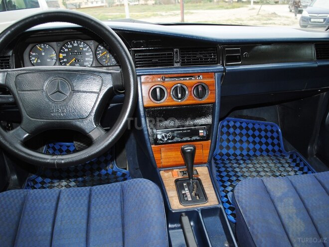 Mercedes 190 1992, 220,000 km - 2.0 l - Xırdalan