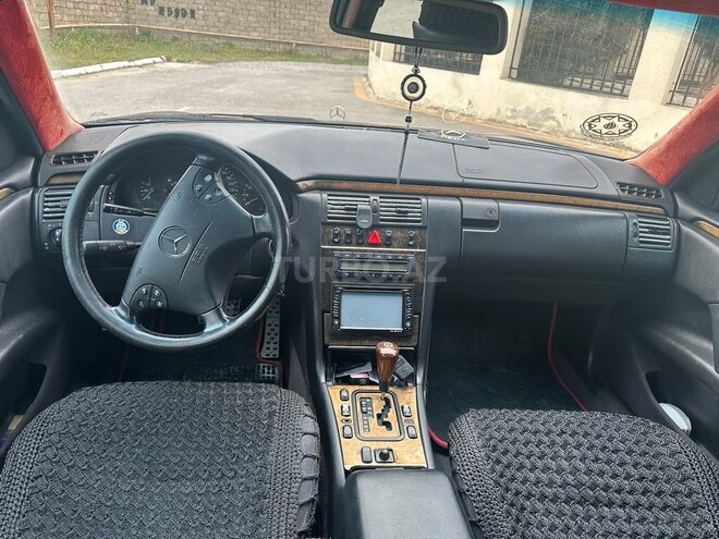 Mercedes E 240 1999, 212,893 km - 2.4 l - Bakı