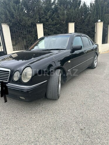 Mercedes E 240 1999, 212,893 km - 2.4 l - Bakı