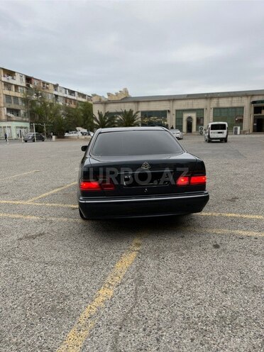 Mercedes E 270 1999, 590,485 km - 2.7 l - Bakı