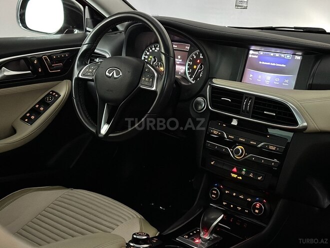 Infiniti QX30-15