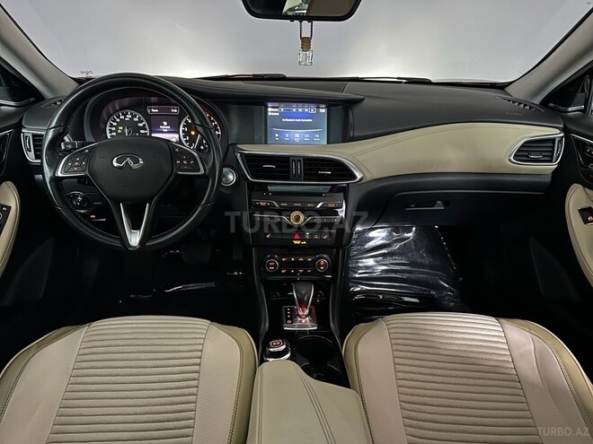 Infiniti QX30-18