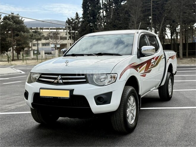 Mitsubishi L200 2015, 170,000 km - 2.5 l - Bakı