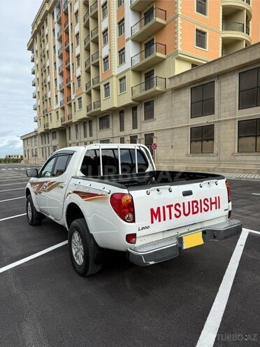 Mitsubishi L200 2015, 170,000 km - 2.5 l - Bakı
