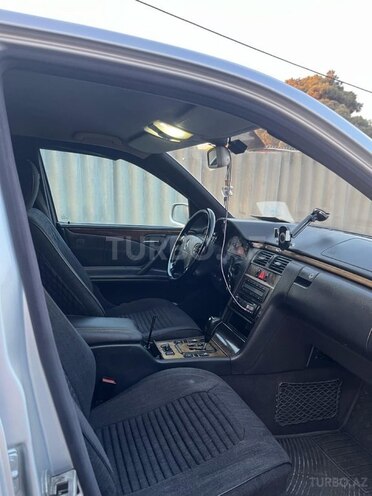 Mercedes E 270 2001, 360,000 km - 2.7 l - Gəncə