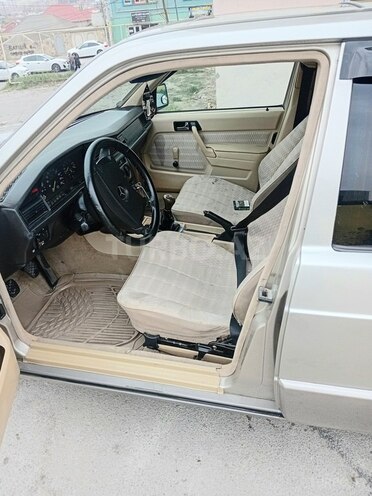 Mercedes 190 1990, 110,000 km - 2.3 l - Bakı