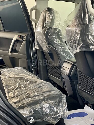 Toyota Land Cruiser Prado-6