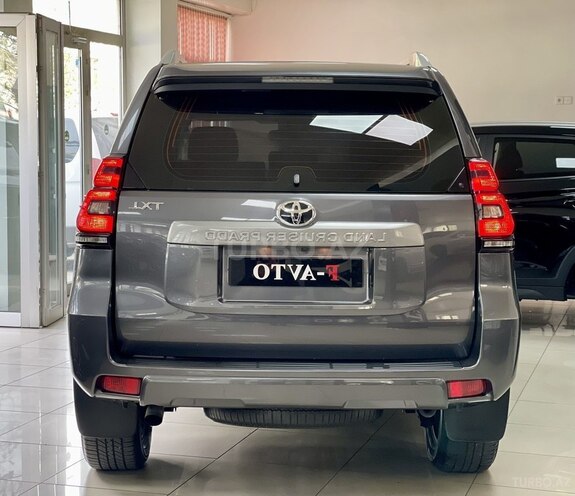 Toyota Land Cruiser Prado-17