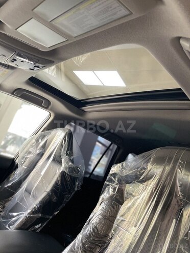 Toyota Land Cruiser Prado-11