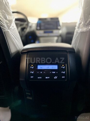 Toyota Land Cruiser Prado-12