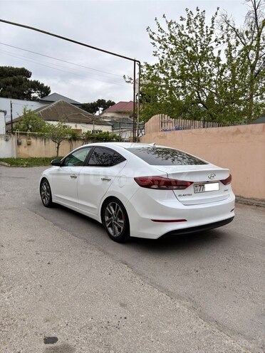 Hyundai Elantra 2017, 241,402 km - 2.0 л - Bakı