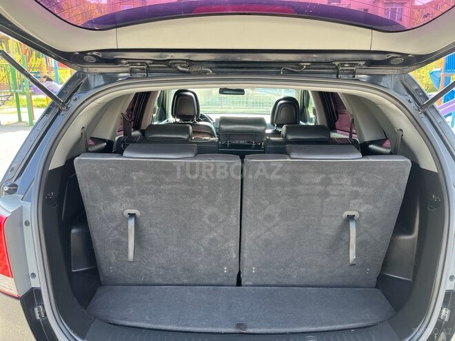Kia Sorento-13