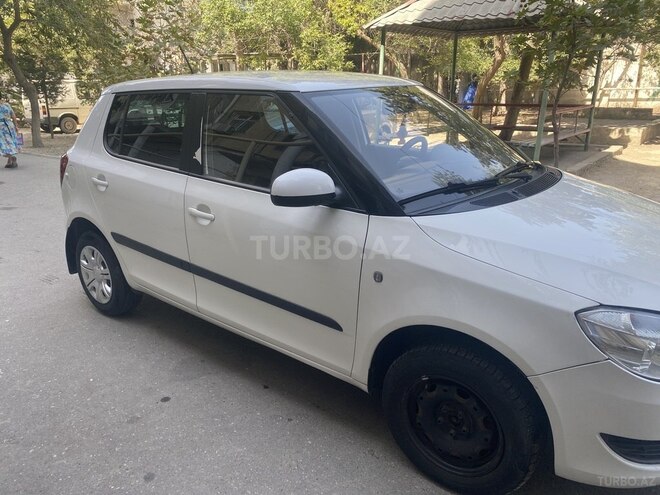 Skoda Fabia 2012, 320,000 km - 1.6 l - Bakı