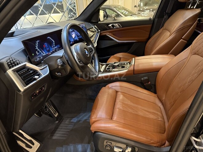 BMW X7-10