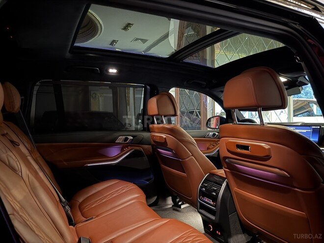 BMW X7-13