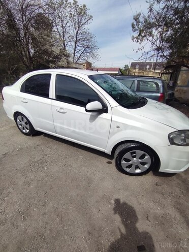 Chevrolet Aveo-8