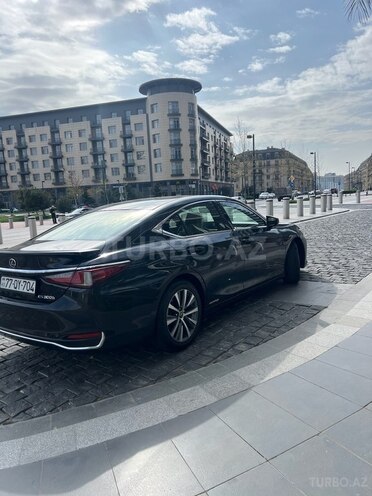 Lexus ES 300h 2019, 94,000 km - 2.5 l - Bakı