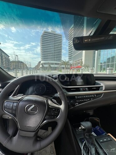 Lexus ES 300h 2019, 94,000 km - 2.5 l - Bakı
