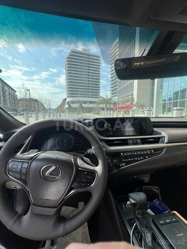 Lexus ES 300h 2019, 94,000 km - 2.5 l - Bakı