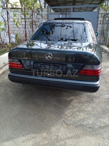 Mercedes E 200 1993, 297,000 km - 2.0 l - Bakı