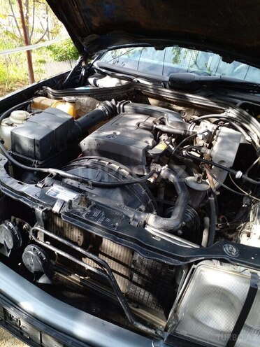 Mercedes E 200 1993, 297,000 km - 2.0 l - Bakı