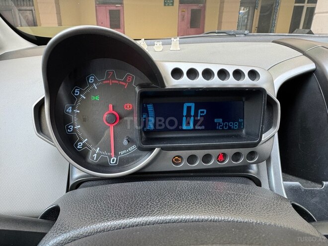 Chevrolet Aveo-7