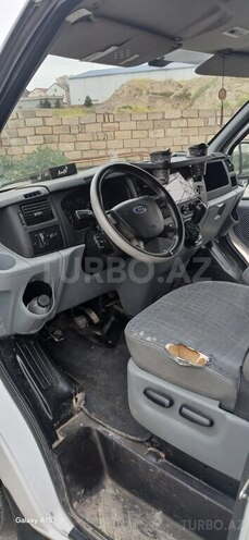 Ford Transit-7
