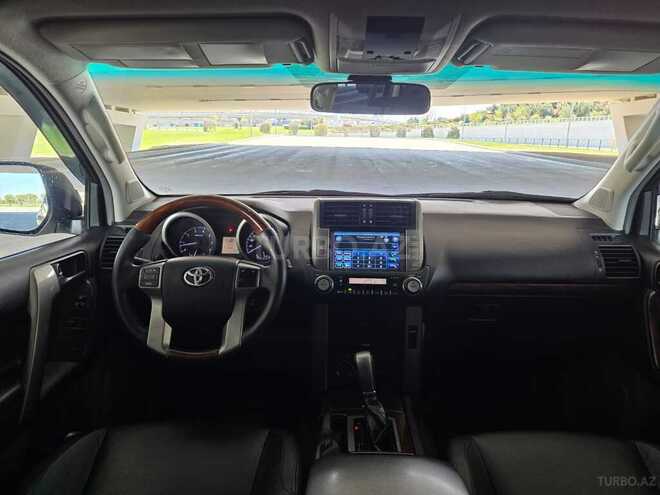 Toyota Land Cruiser Prado-11
