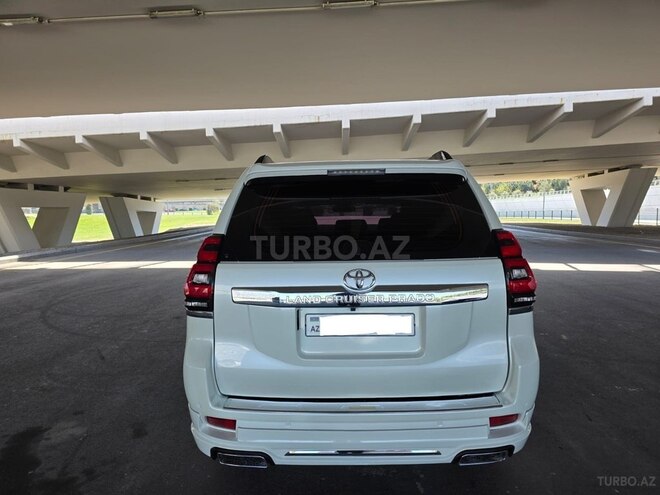 Toyota Land Cruiser Prado-8