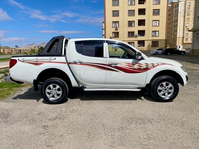 Mitsubishi L200 2011, 468,000 km - 2.5 l - Bakı