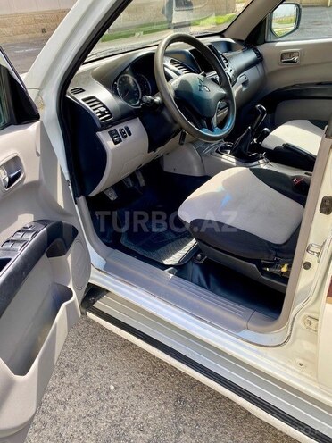 Mitsubishi L200 2011, 468,000 km - 2.5 l - Bakı