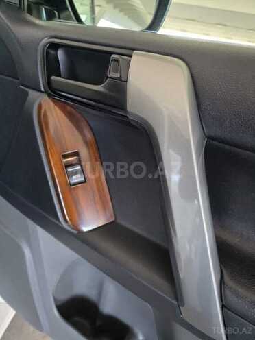 Toyota Land Cruiser Prado-18