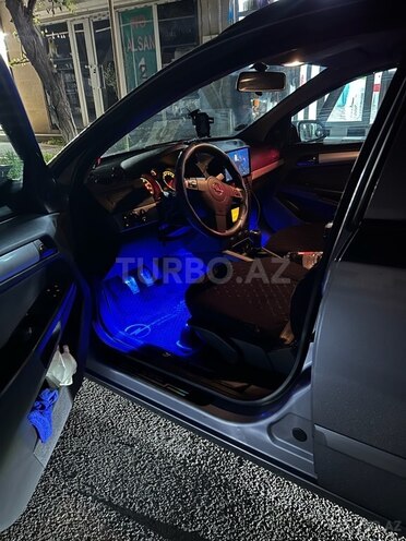 Opel Astra 2005, 280,000 km - 1.4 l - Beyləqan