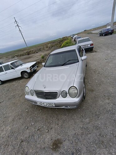 Mercedes E 220 d 1999, 446,290 km - 2.2 l - Füzuli