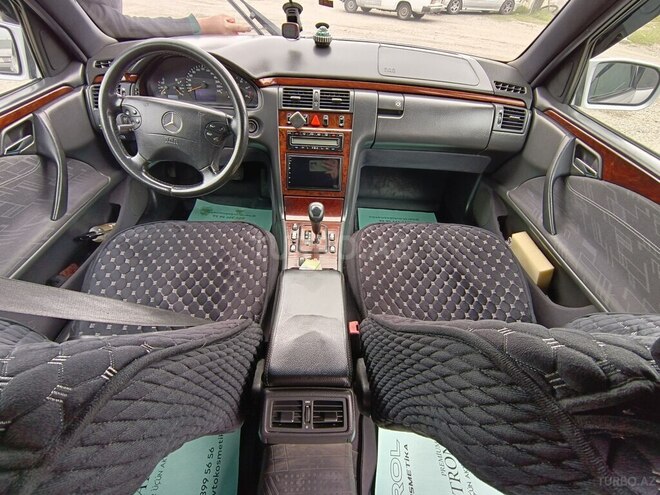 Mercedes E 220 d 1999, 446,290 km - 2.2 l - Füzuli