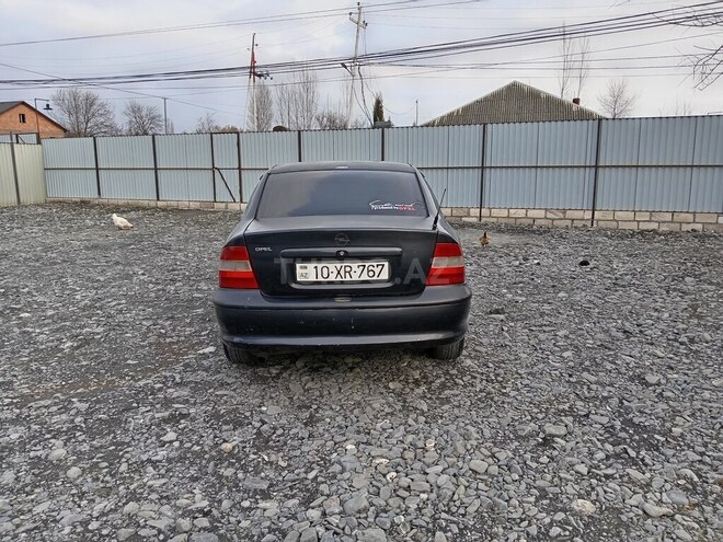 Opel Vectra 1996, 425,365 km - 1.6 l - Zaqatala